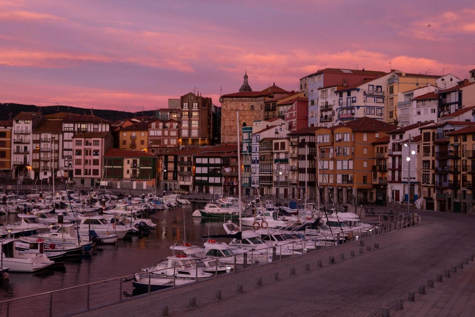 Lameragane, En El Centro Historico Junto Al Parque Bermeo Exterior photo